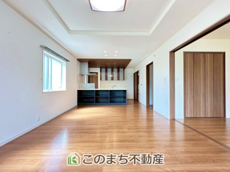 【居間・リビング】 | 栃木市沼和田町再生住宅 | 南向きのリビングは一日中太陽の光が射し込みます♪家族が集まる空間は、自然と笑顔が溢れます。
