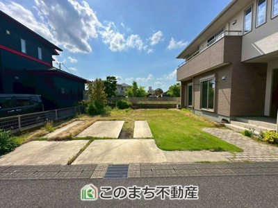 【駐車場】 | 栃木市沼和田町再生住宅 | お車並列３台分ご用意しております♪
