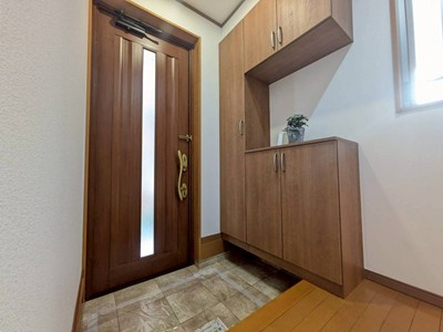 東村山市萩山町１丁目の中古一戸建の玄関