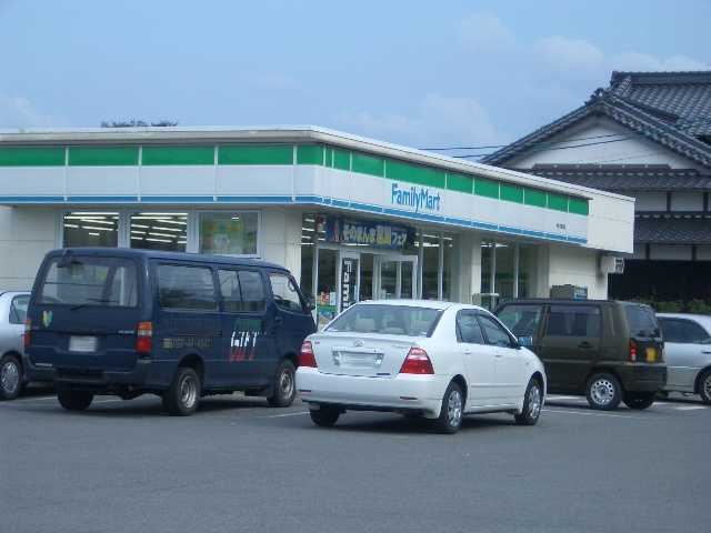 【周辺】 | Ａ　ＤＡＹ　ＩＮ　ＴＨＥ　ＬＩＦＥ | ファミリーマート中津大貞店まで720ｍ