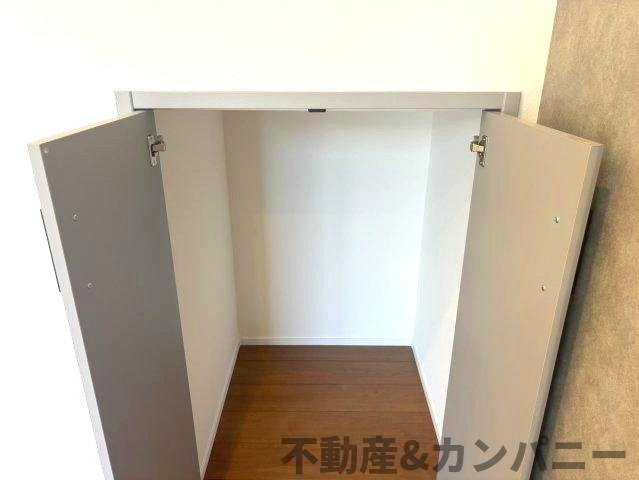 高岡町の新築のおうち2号棟　松山市高岡町新築戸建の収納|ちょっとしたものを収納できそうです