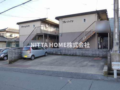 チャームハイツの駐車場|駐車場は１台無料付きです◎