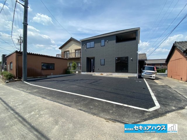【完成】知多郡東浦町大字石浜　全3棟の前面道路含む現地写真|事前予約にて現地ご見学いただけます！お気軽にお問い合わせください♪
■株式会社　セキュアハウス■
住宅ローンに強く、知識、経験豊富なスタッフ在籍
お客様に寄り添い、ご成約後もサポート致します。　　　　