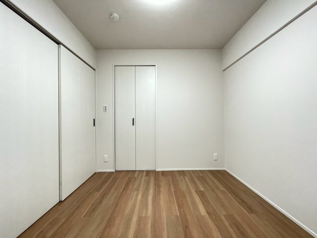 令和７年７月リフォーム完了◆南向き＆トランクルーム付き３ＬＤＫ◆イトーピア向日マンションC棟の洋室|洋室