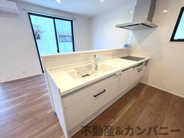 高岡町の新築のおうち3号棟　松山市高岡町新築戸建のキッチン|きれいなキッチンです