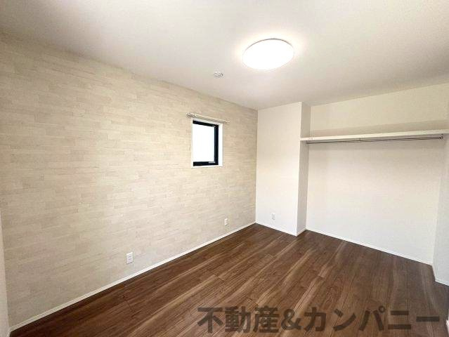 高岡町の新築のおうち3号棟　松山市高岡町新築戸建の洋室|スタンダードな洋室です