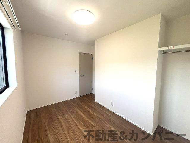 高岡町の新築のおうち3号棟　松山市高岡町新築戸建の洋室|洋室です