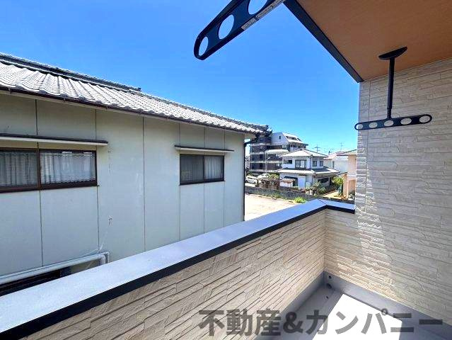 高岡町の新築のおうち3号棟　松山市高岡町新築戸建のバルコニー|開放的で明るい空間を演出してくれるバルコニーです