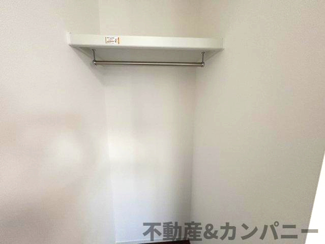 高岡町の新築のおうち3号棟　松山市高岡町新築戸建の収納|ちょっとした収納スペースも充実しています