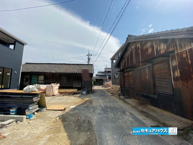 【完成】知多郡東浦町大字石浜　全3棟の前面道路含む現地写真|事前予約にて現地ご見学いただけます！お気軽にお問い合わせください♪
■株式会社　セキュアハウス■
住宅ローンに強く、知識、経験豊富なスタッフ在籍
お客様に寄り添い、ご成約後もサポート致します