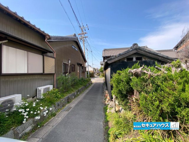 【完成】知多郡東浦町大字石浜　全3棟の前面道路含む現地写真|事前予約にて現地ご見学いただけます！お気軽にお問い合わせください♪
■株式会社　セキュアハウス■
住宅ローンに強く、知識、経験豊富なスタッフ在籍
お客様に寄り添い、ご成約後もサポート致します