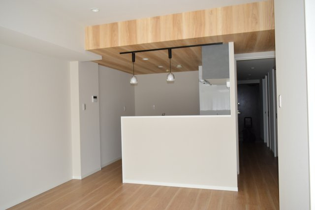 日野市三沢の中古マンションの居間・リビング