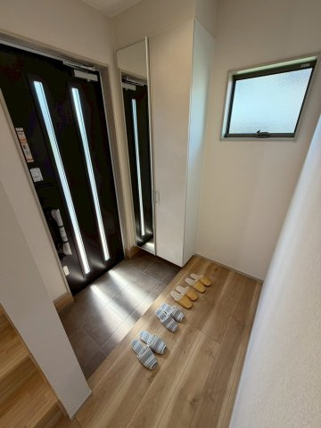 丸亀市中府町４丁目　新築オール電化住宅の玄関