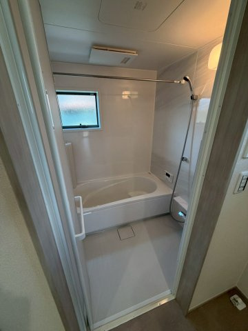 丸亀市中府町４丁目　新築オール電化住宅の浴室