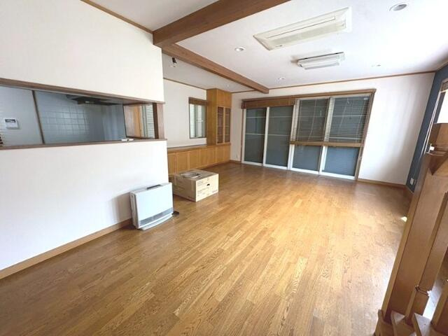 南山田町戸建の内装|※リフォーム中の写真です。