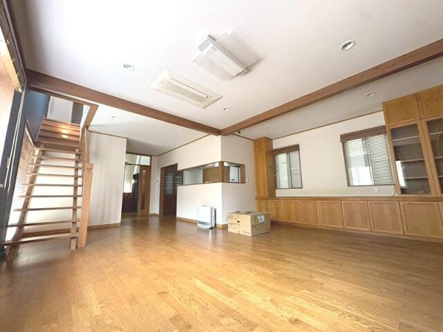 南山田町戸建の内装|※リフォーム中の写真です。