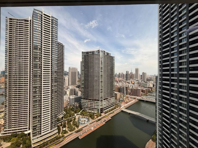 リビングからの眺望～スカイツリーが一望でき開放的です～