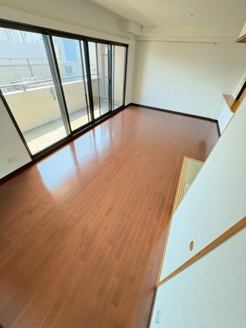 エレガンス甲子園の居間・リビング