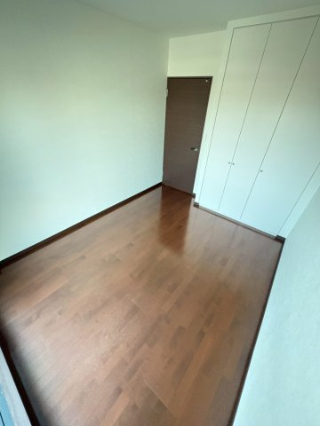 エレガンス甲子園の洋室