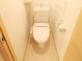 【トイレ】 | アルコバレーノ　2DKH | 清潔感のあるトイレです