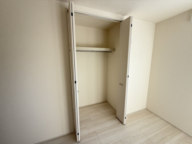 第８渋川市半田　新築戸建　1号棟（平屋）の収納|２階洋室2収納です