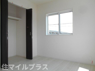 【洋室】 | 郡山市久留米2丁目新築一戸建て4棟 | 落ち着いた色調の洋室です