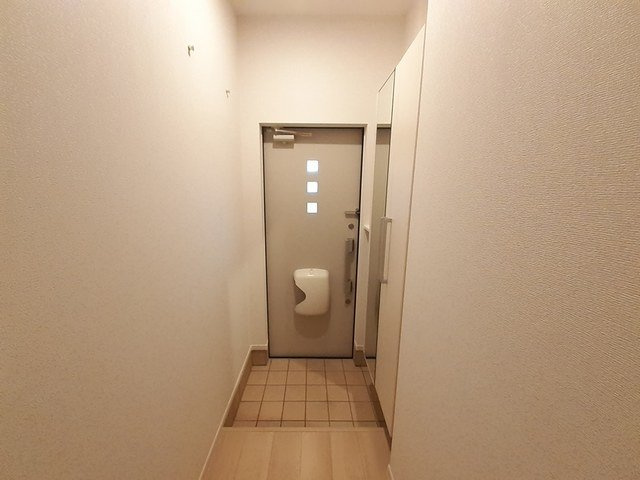 【玄関】 | シェーネアンジュクロシェットＢ | きれいな玄関です