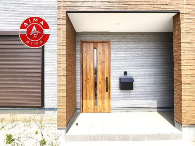 福津市有弥の里2丁目第1-3棟（2号棟）の玄関|おでかけの時も帰った時も、「我が家」を最初に感じでもらえる素敵な空間に。