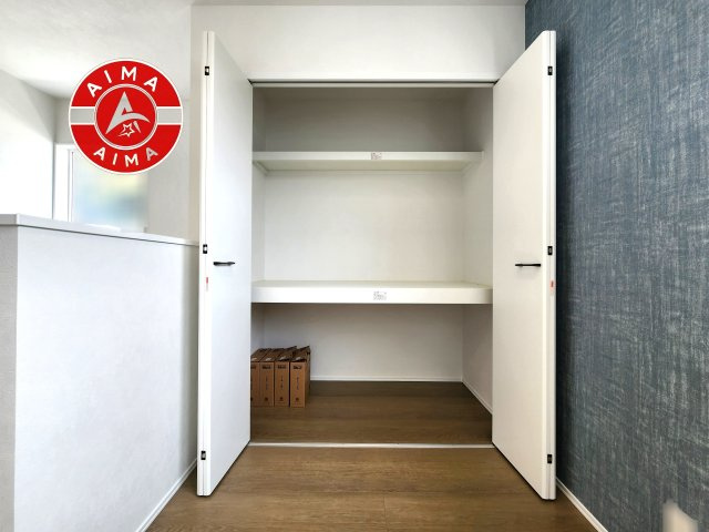 福津市有弥の里2丁目第1-3棟（3号棟）の収納|洋服や大きな荷物が多い方や人数の多いご家族などは、一般的なクローゼットよりもウォークインクローゼットのほうが使い勝手が良いです。
