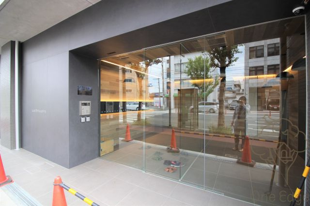 Luce Shinfukushimaのエントランス
