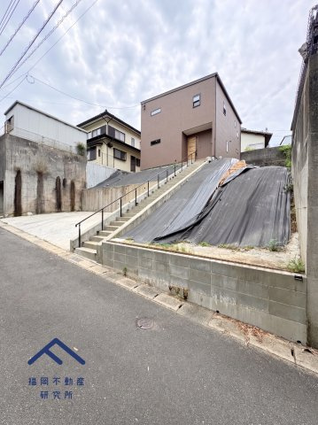 筑紫野市大字牛島　戸建ての前面道路含む現地写真