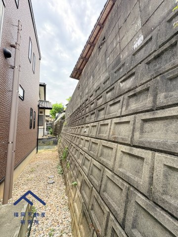 筑紫野市大字牛島　戸建ての前面道路含む現地写真