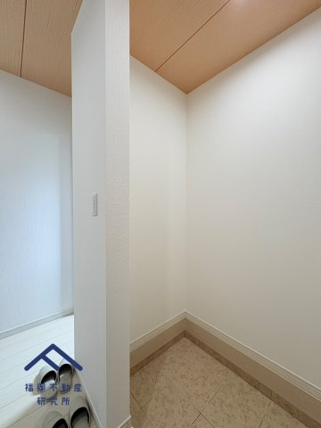 筑紫野市大字牛島　戸建てのランドリースペース