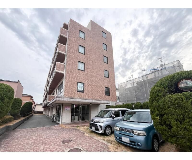 エクセラージュ夙川の駐車場