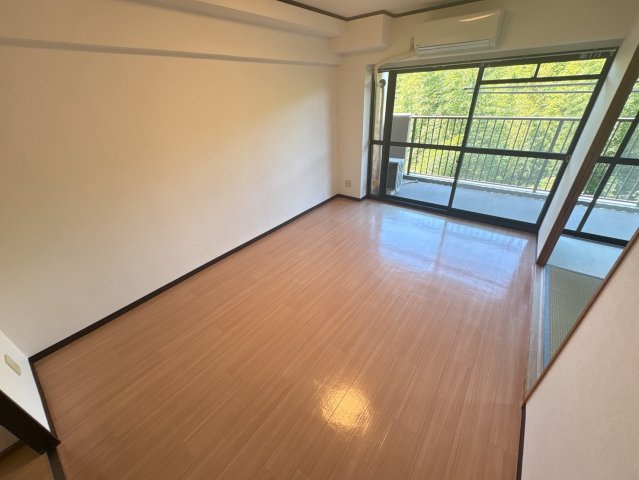 ライオンズマンション学園前第２の居間・リビング