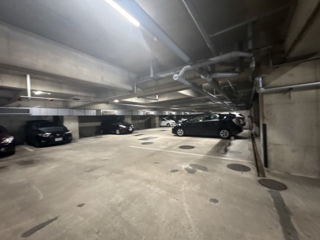 ライオンズマンション学園前第２の駐車場