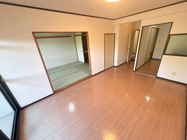 ライオンズマンション学園前第２の居間・リビング