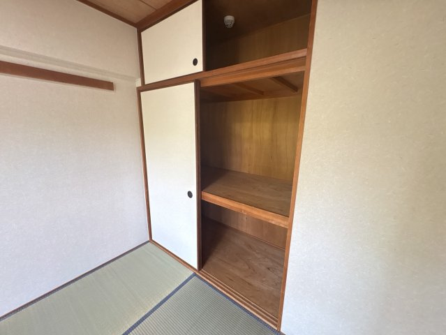 ライオンズマンション学園前第２の収納