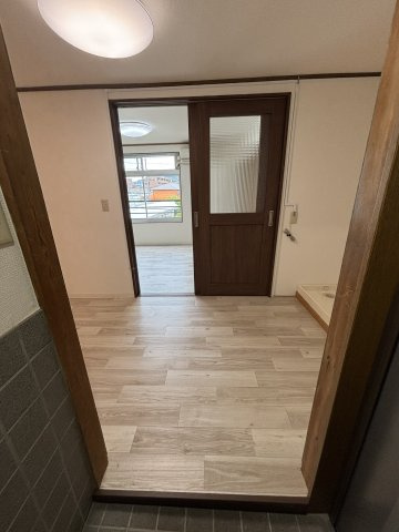 田代マンションの玄関