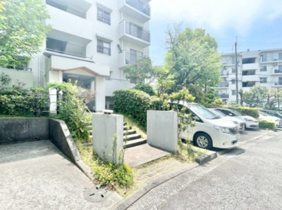 【その他】 | 千里緑丘住宅第14号棟 | 現在ご返済中のカーローン・カードローン・教育ローンなどを住宅ローンに一本化したり、家具家電購入費用・引越し費用を住宅ローンと組み合わせるなど、お客さまにメリットの多い住宅ローンのご提案が可能です。