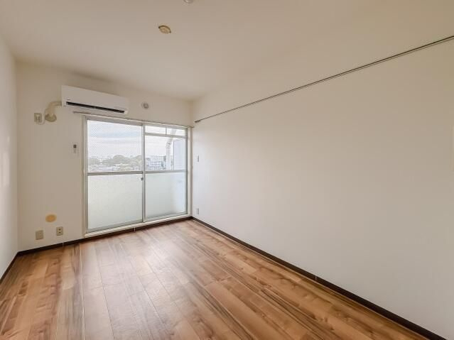 横浜市鶴見区岸谷３丁目の賃貸マンションの居間・リビング