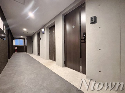 【ロビー】 | quador名古屋城駅 | 落ち着いたロビーです