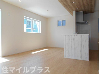 【居間・リビング】 | 郡山市久留米2丁目新築一戸建て4棟 | ゆったり過ごせるリビングです