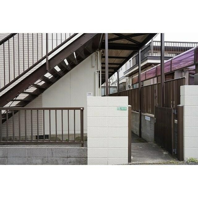アムス富士見台のエントランス