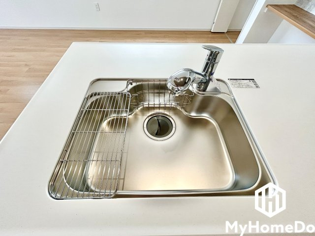 北区西志賀町　1期の設備|浄水器付きの水栓が採用されています。美味しい水をいつでも飲むことができます。