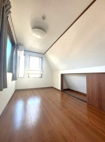平井5丁目戸建の洋室|※室内写真は家具・小物等を消すAI生成のため、実物とは異なる場合がございます。