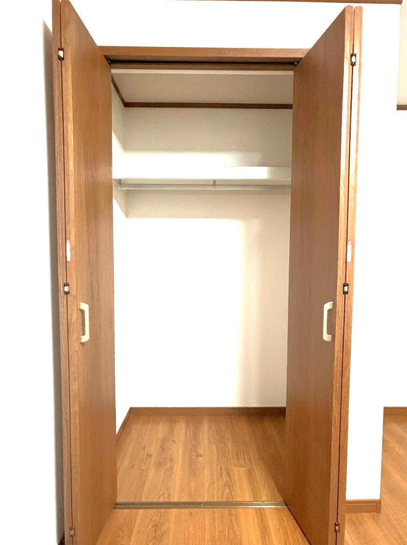 平井5丁目戸建の収納|※室内写真は家具・小物等を消すAI生成のため、実物とは異なる場合がございます。