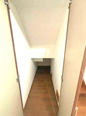 平井5丁目戸建の収納|※室内写真は家具・小物等を消すAI生成のため、実物とは異なる場合がございます。