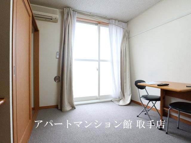 レオパレス駒場の居間・リビング