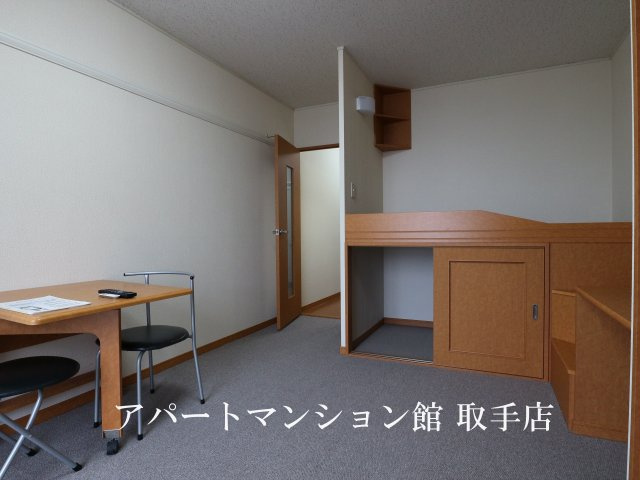 レオパレス駒場の洋室